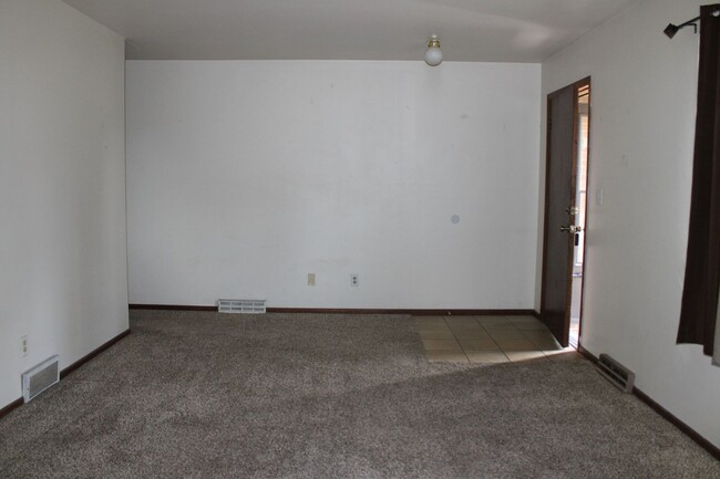 Building Photo - 1608 Larch St