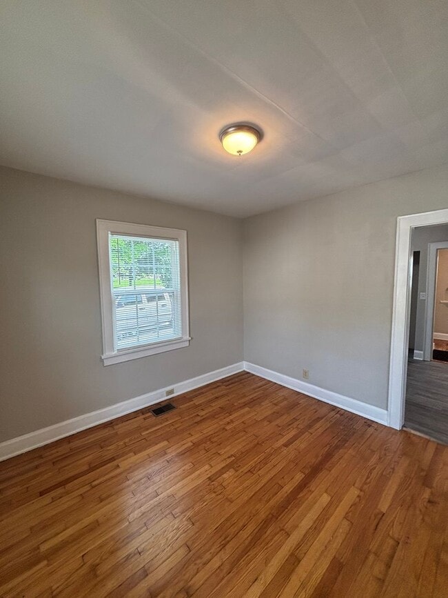 Building Photo - New Renovation!!!