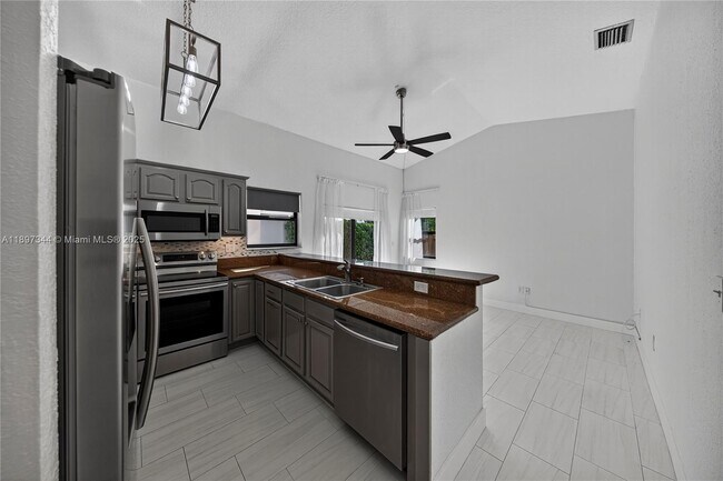 Building Photo - 15140 Bristol Ln