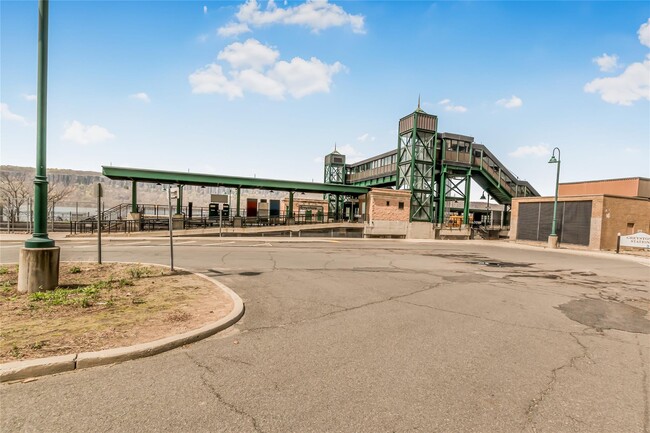 Building Photo - 1155 Warburton Ave