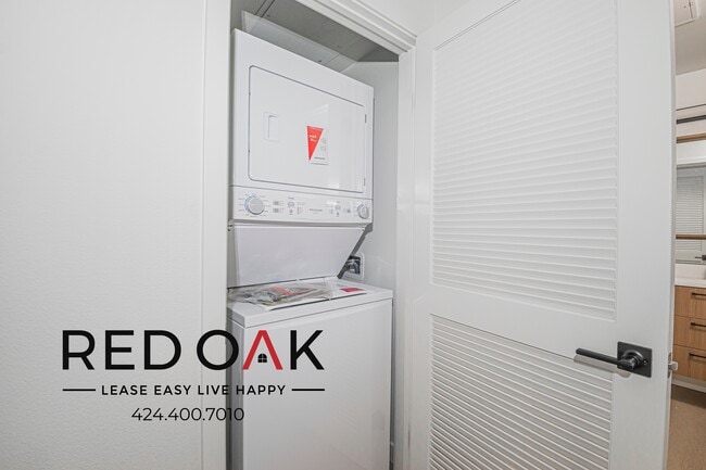 Building Photo - 856 S Gramercy Dr