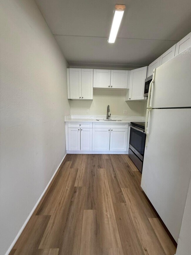 Building Photo - 2000 Springdale Blvd