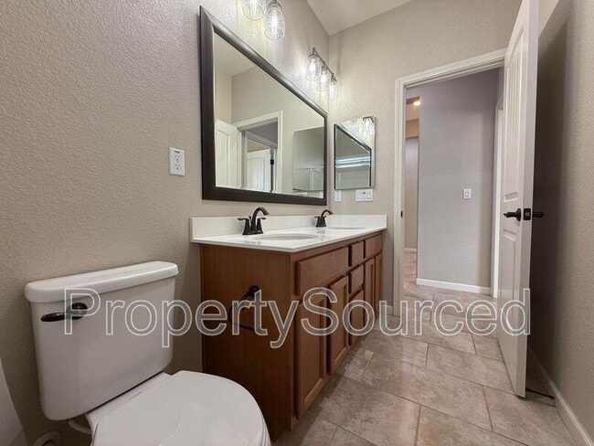 Building Photo - 1697 W Woodward Ave