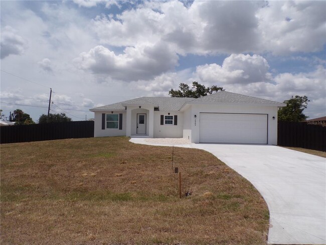 Primary Photo - 2989 Pinetree St