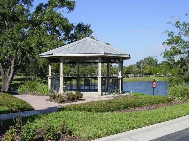 Building Photo - Beautiful 3/2.5 Spacious Townhome with a P...
