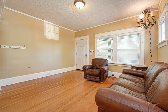 Building Photo - 2330 SW 170th Ave