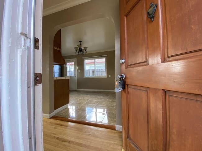 Building Photo - 668 Santa Coleta Ct