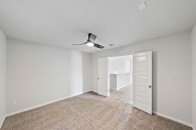 Building Photo - Greenbelt, Second En Suite, Media and Game...