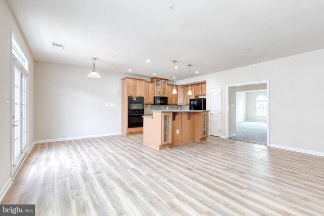 Building Photo - 365 Chessington Dr