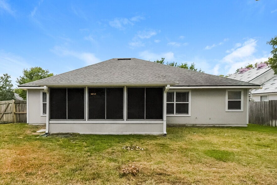 Building Photo - 3382 Westfield Dr