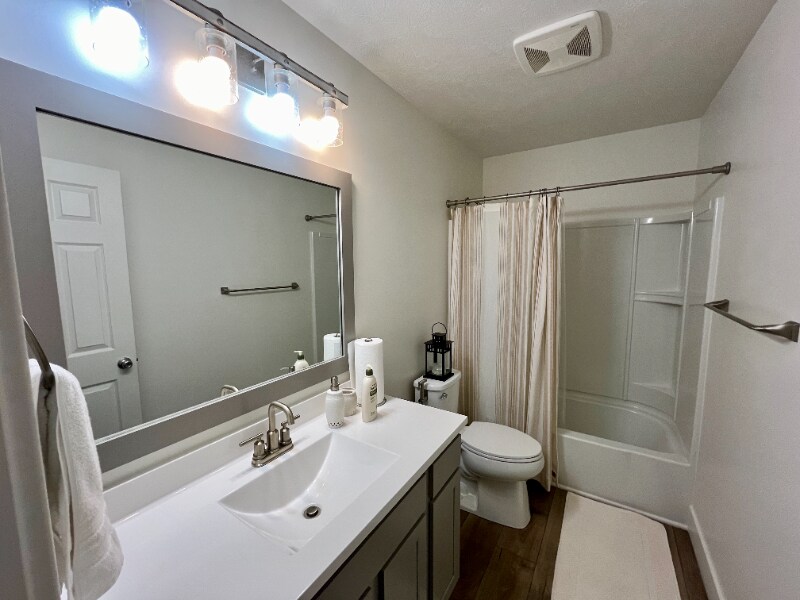 Building Photo - 7410 Bramling Dr