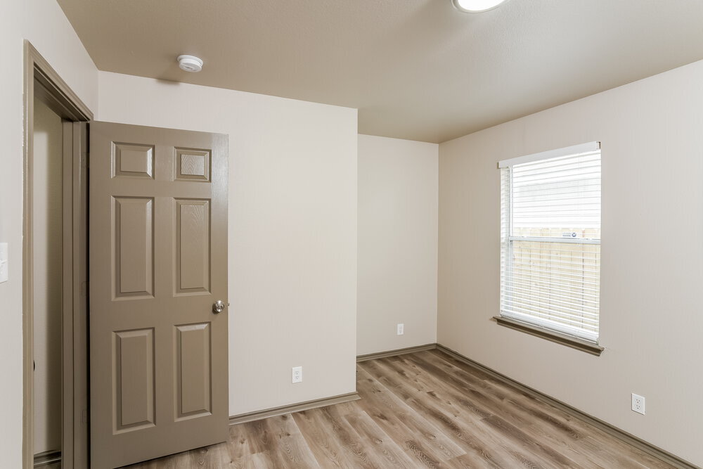 Building Photo - 316 Hummingbird Dr