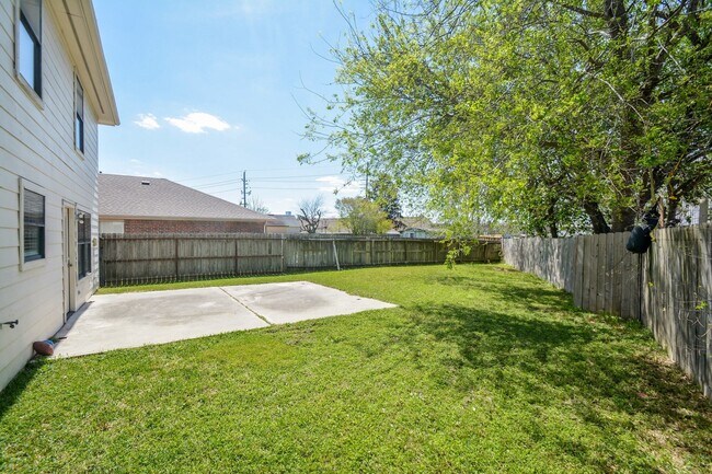 Building Photo - 6835 Lower Arrow Dr