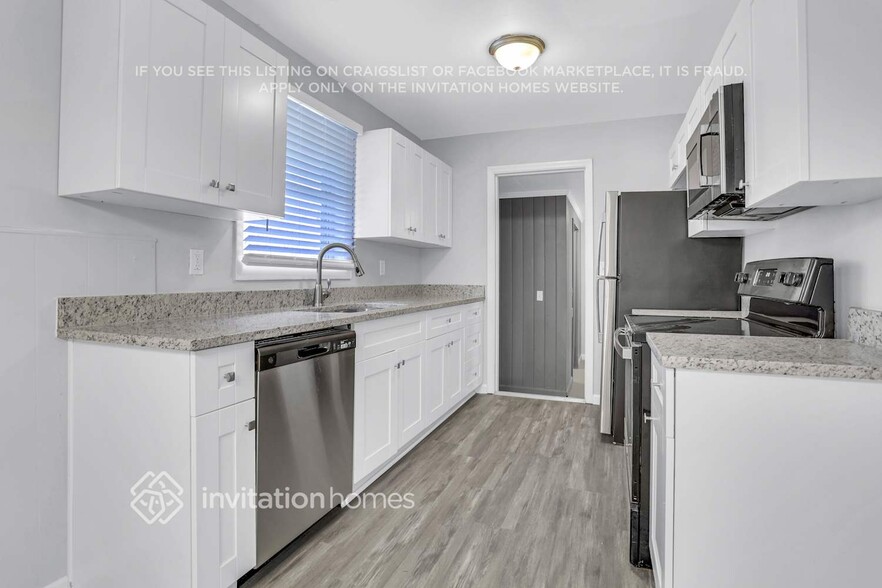 Building Photo - 2991 Horse Shoe Dr
