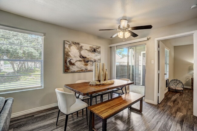 Building Photo - Summit at Champions