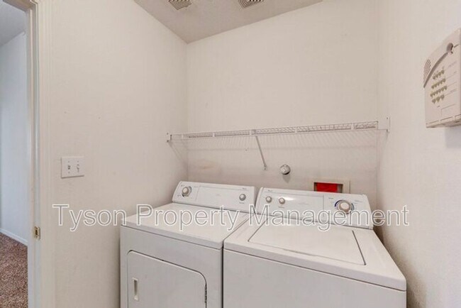 Building Photo - 7124 Labrador Dr NE