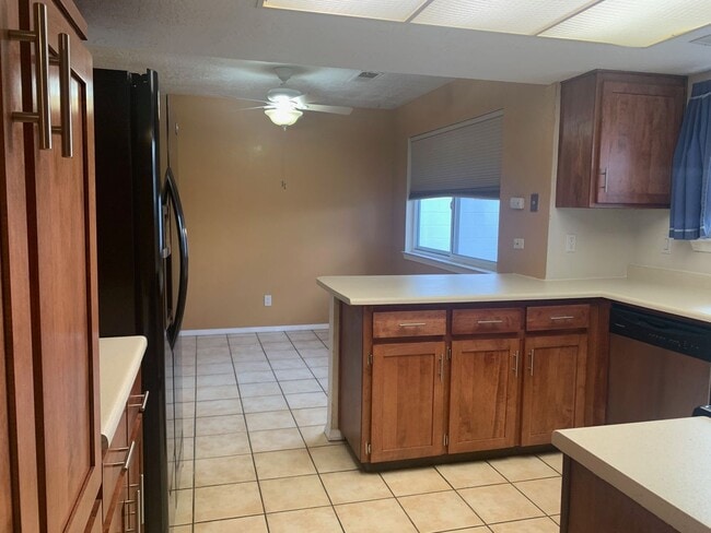 Building Photo - Heritage Hills 3 Bedroom