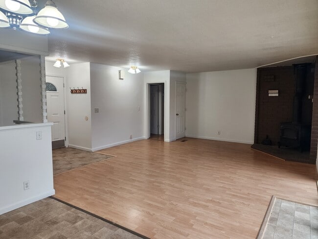 Building Photo - 17824 Pesante Rd