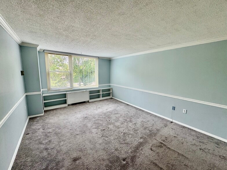 Building Photo - 4401 Roland Ave