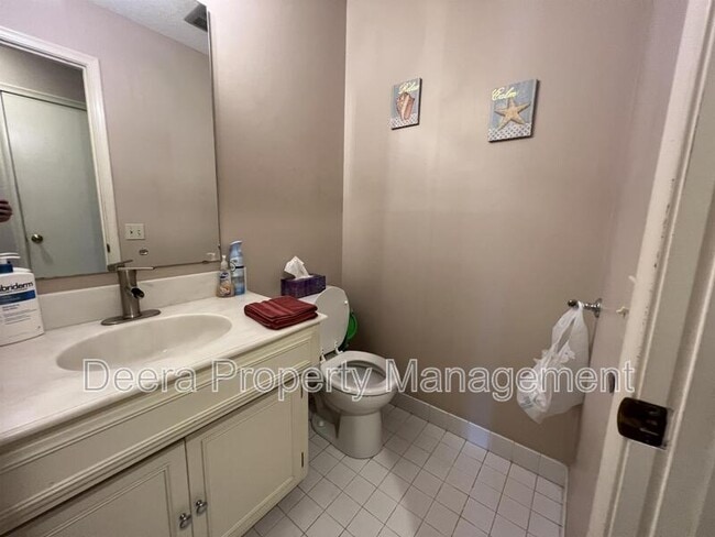 Building Photo - 8506 W 98th St