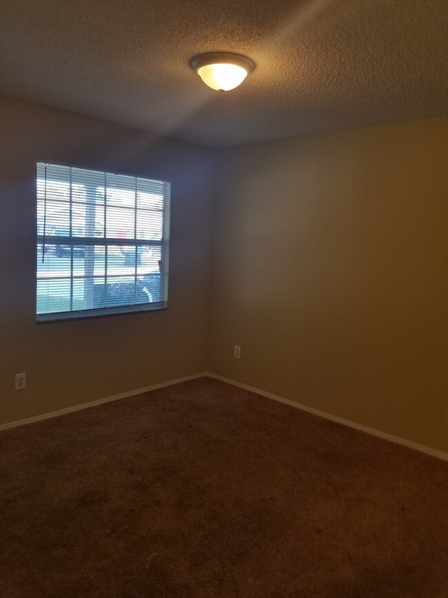 Building Photo - 2-Bedroom, 1-Bathroom Home in Winter Haven