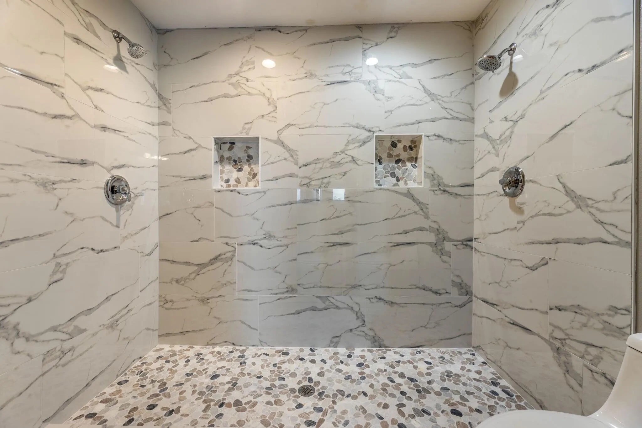 Building Photo - 6200 N Interstate 45 Service Rd