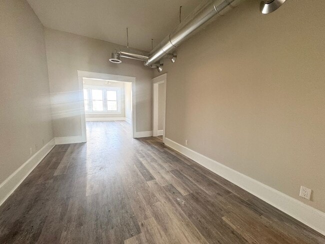 Building Photo - 212 N M.L.K. junior Dr