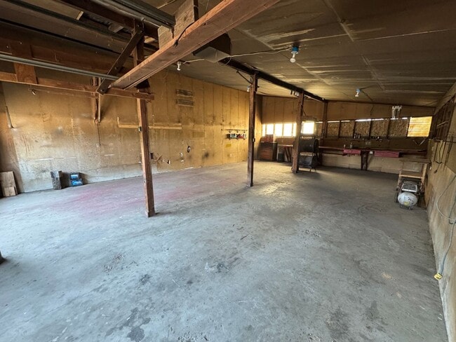 Building Photo - 1 Dolan Ln
