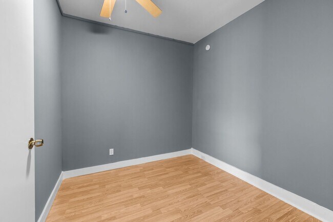 Building Photo - Newly Renovated 4 Bedroom 2 Bathroom Home