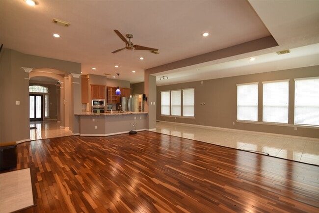 Building Photo - 122 Kentwood Ridge Ct