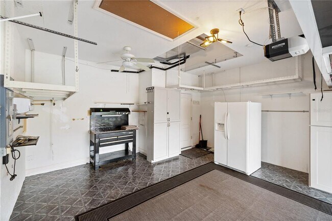 Building Photo - 1775 Scarlett Ave