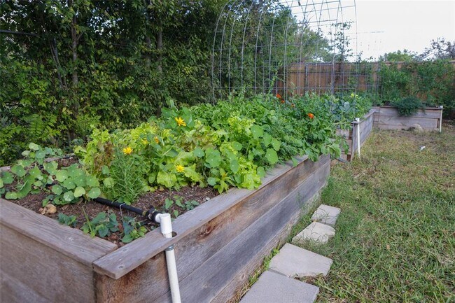 Building Photo - 4815 Oldfort Hill Dr