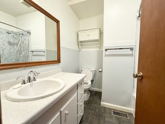 Building Photo - 4751 SW 53rd Ave