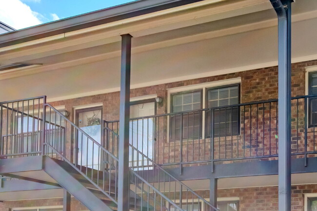 Building Photo - Amazing Location! View of Centennial Park!...