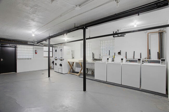 Building Photo - 4703 N Albany Ave