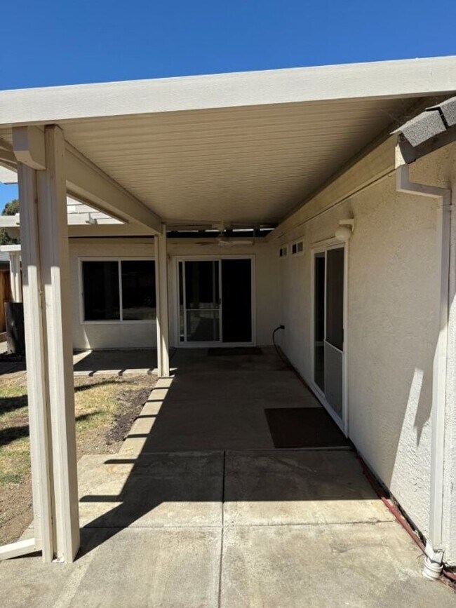 Building Photo - Modern 4 Bedroom One Story *Vacaville