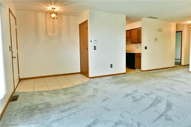Building Photo - 2237 Cadwallader Sonk Rd