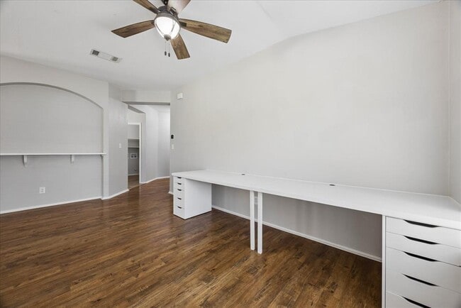Building Photo - 500 Millington Ln