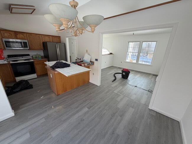 Building Photo - 8463 Reagan Dr