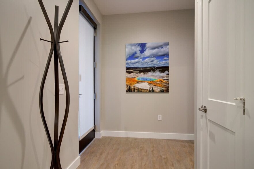 Building Photo - 110 W Beall St