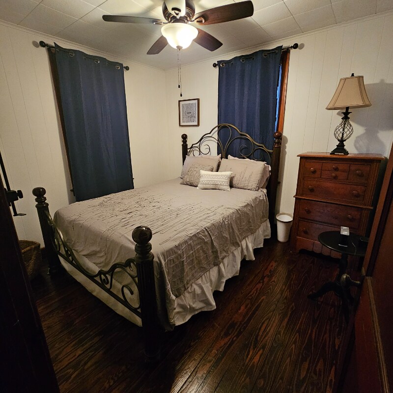 Building Photo - 8 Broad St