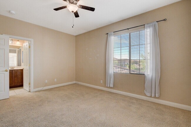 Building Photo - Spacious 5-Bedroom, 2 Story Pool Home in G...