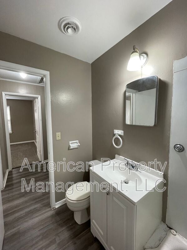 Building Photo - 2405 N Urbana Ave