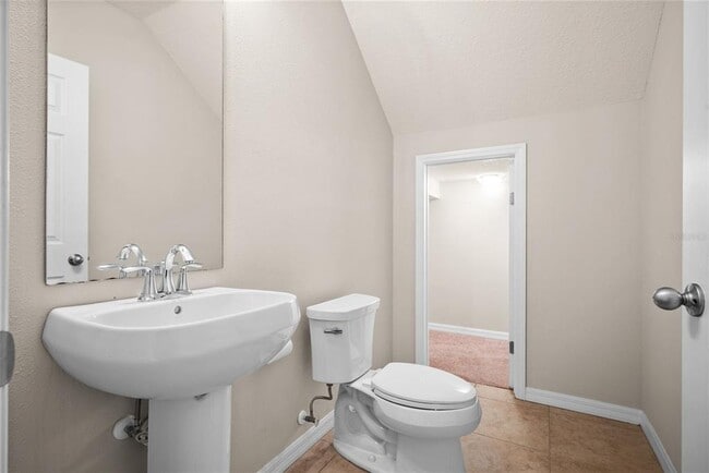 Building Photo - 1875 Sommarie Wy