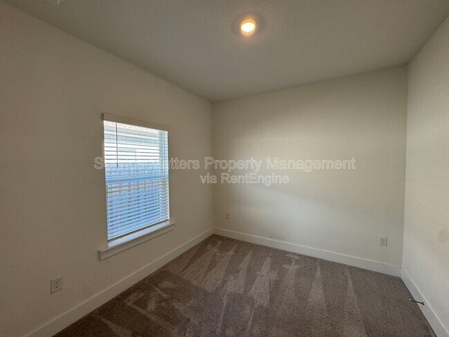 Building Photo - 5380 Cornwall Dr