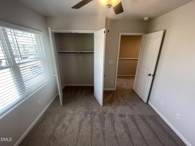 Building Photo - 1100 Peony Ln