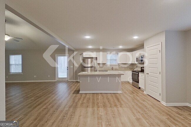 Building Photo - 136 Western Red Cedar Dr