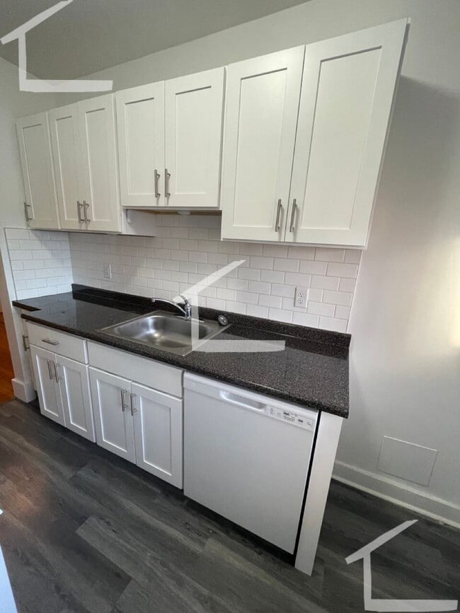 Building Photo - 9/1- No Fee! Large studio/small 1BR on Green Line in Brighton