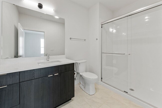 Building Photo - 5945 6th Ave