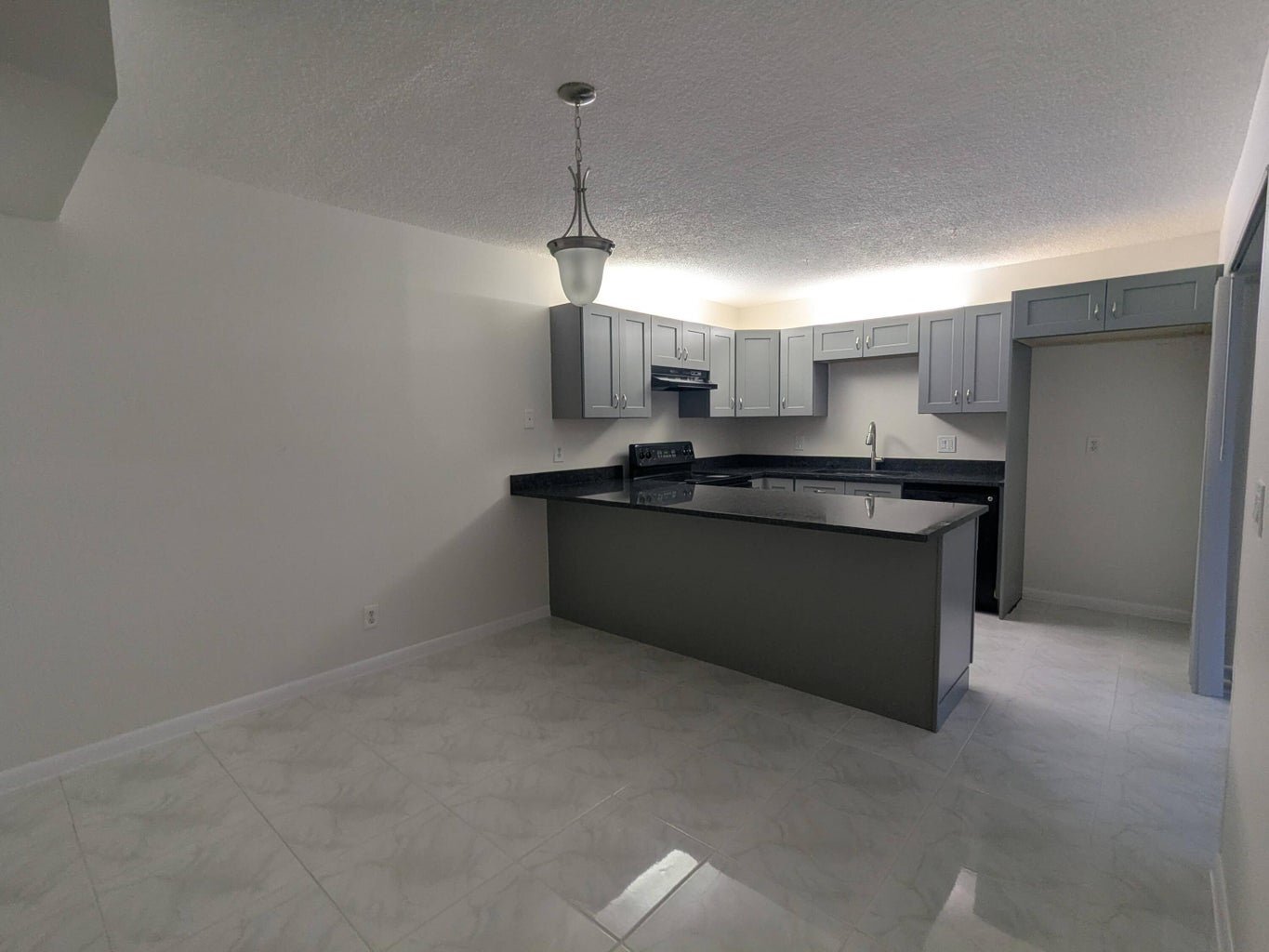 Building Photo - 2191 White Pine Cir